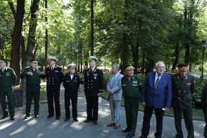 Леонид Шумилов и Алексей Макарычев приняли участие в торжественном открытии памятника офицерским женам 