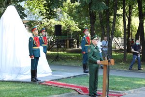 Леонид Шумилов и Алексей Макарычев приняли участие в торжественном открытии памятника офицерским женам 